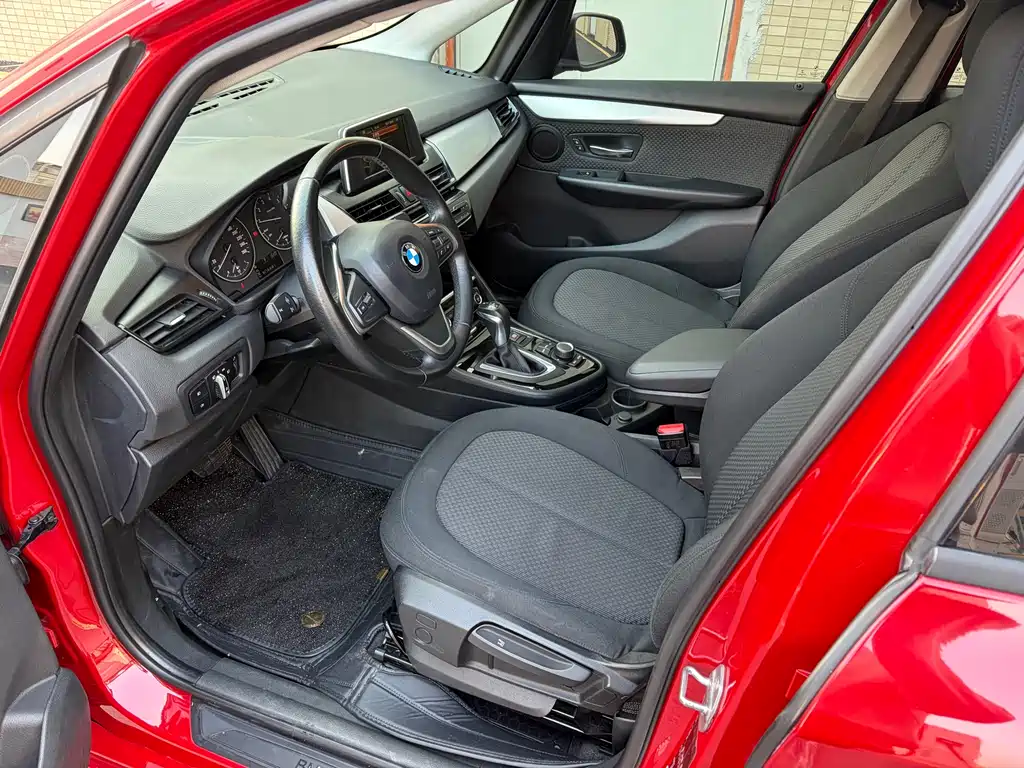 BMW 2 Series Active Tourer 2018 — фото 4