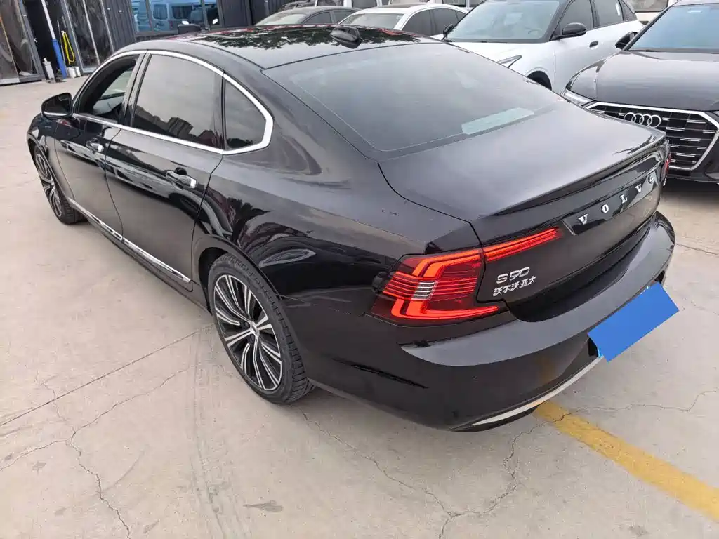 Volvo S90 2022 — фото 10