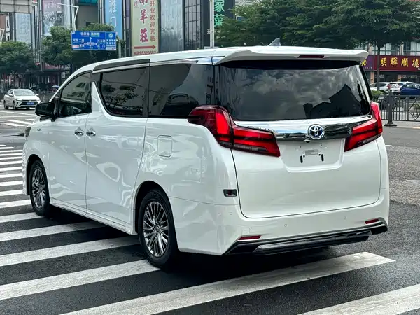 Toyota Alphard 2022