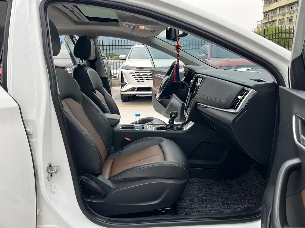 Roewe i6 Classic 2018 — фото 9