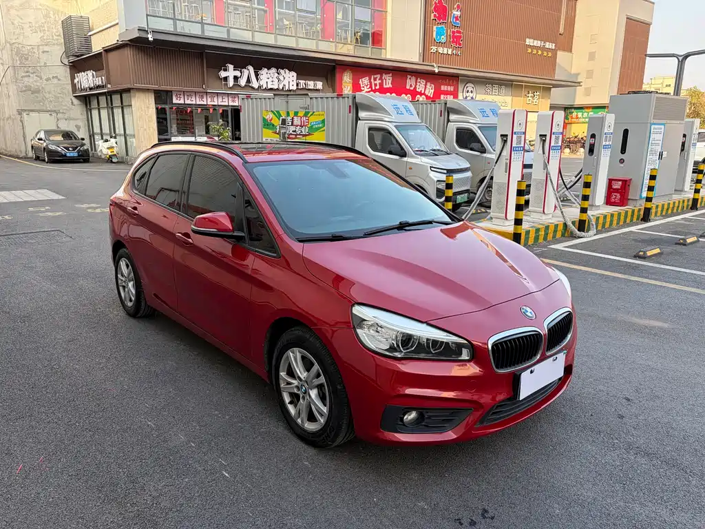 BMW 2 Series Active Tourer 2018 — фото 3
