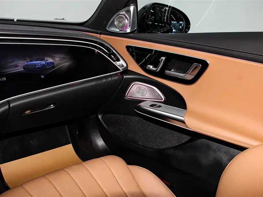 Mercedes-Benz E-Class 2025 — фото 23