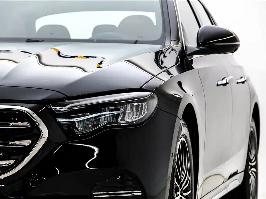 Mercedes-Benz E-Class 2025 — фото 10