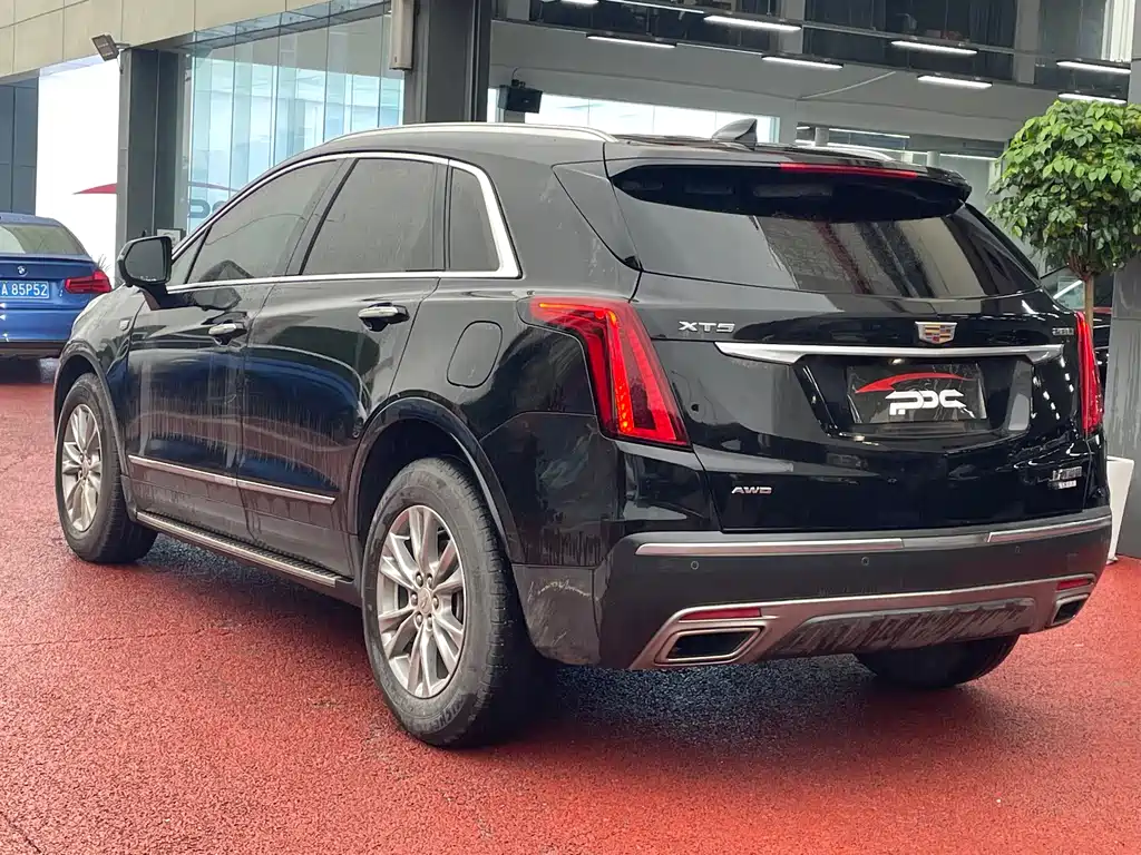 Cadillac XT5 2021 — фото 13