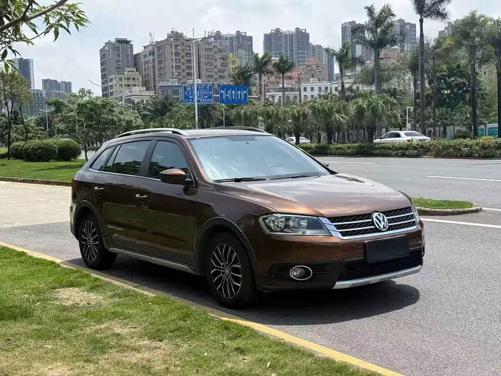Volkswagen Cross Lavida 2015 — фото 3