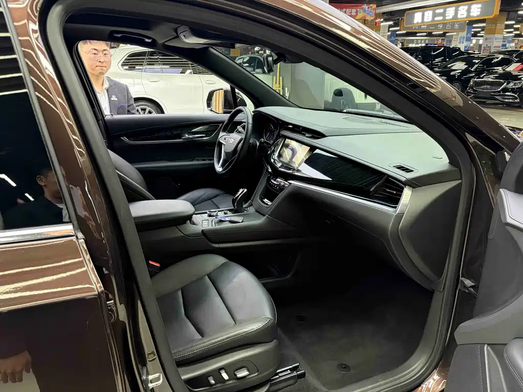 Cadillac XT6 2021 — фото 12