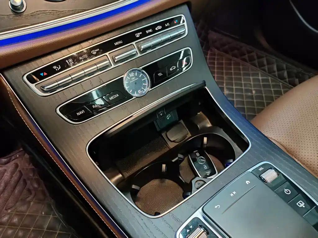 Mercedes-Benz E-Class 2021 — фото 10
