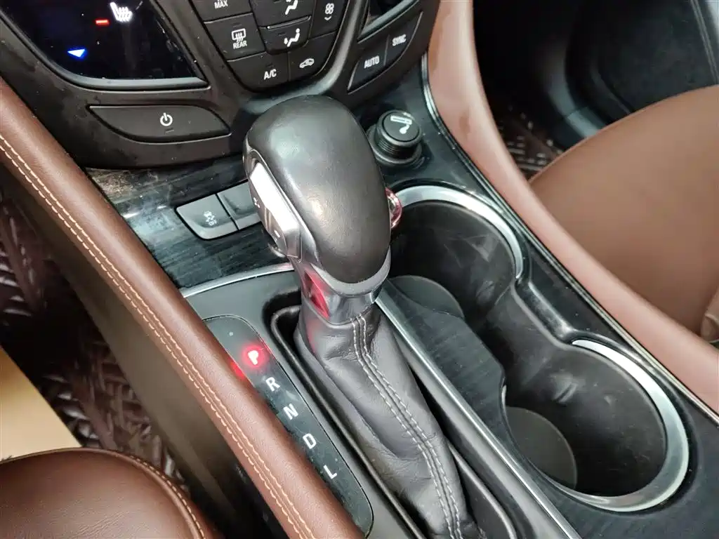 Buick Envision Plus 2019 — фото 14