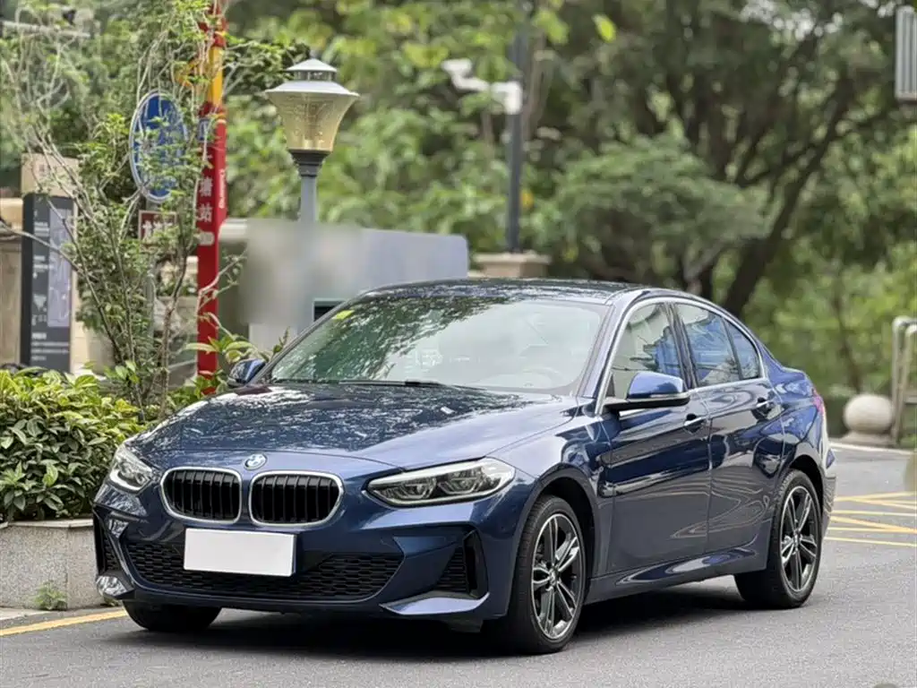 BMW 1 Series 2021 — фото 1