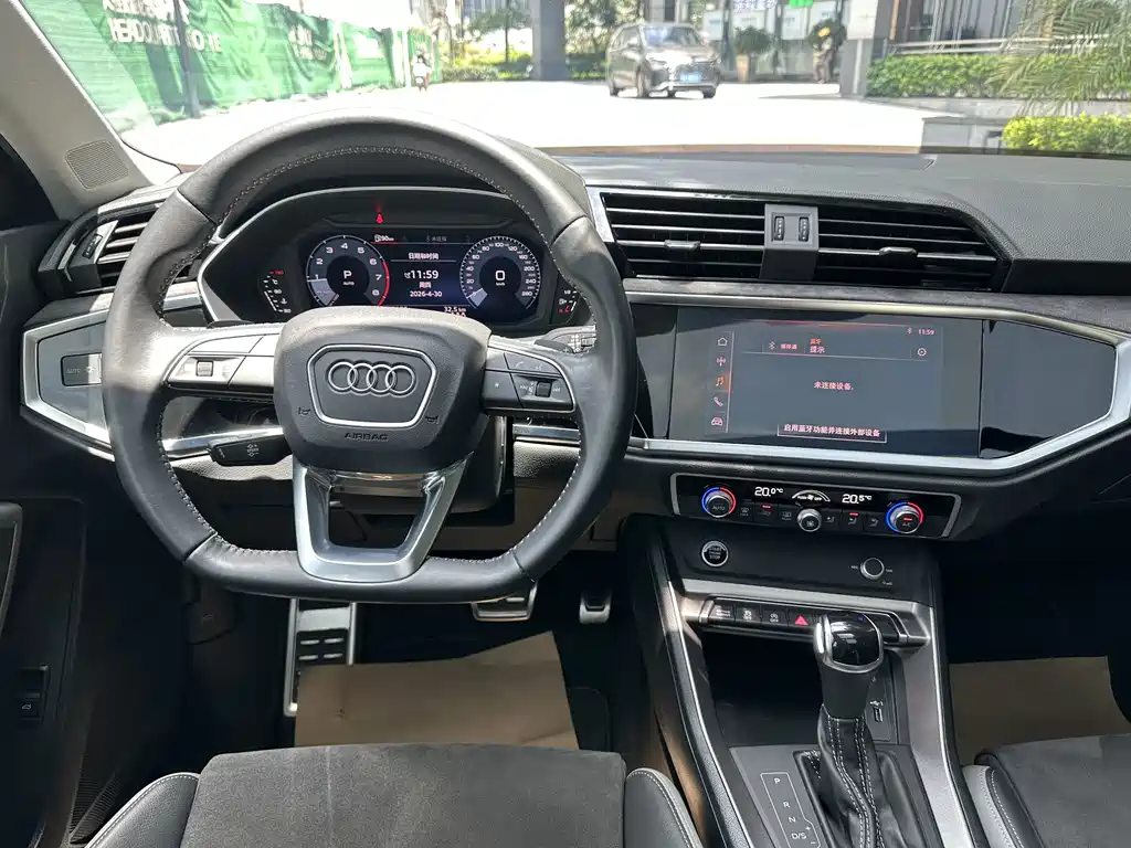 Audi Q3 2021 — фото 27