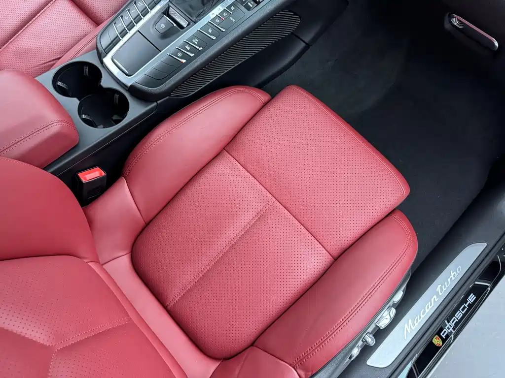 Porsche Macan 2017 — фото 12
