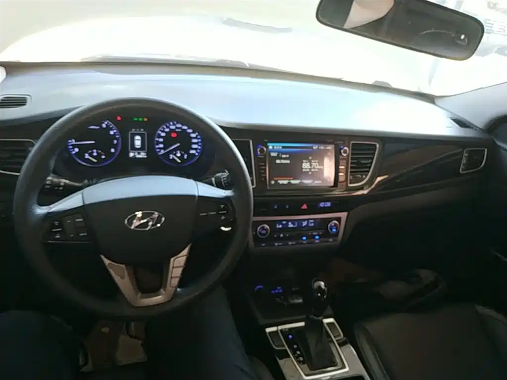 Hyundai Mistra 2015 — фото 10