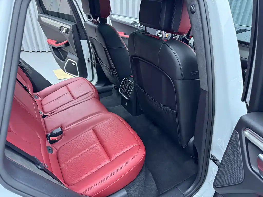 Porsche Macan 2017 — фото 14