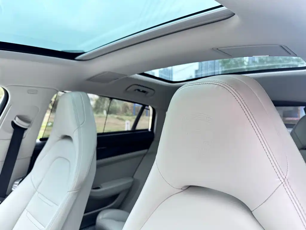 Porsche Panamera 2018 — фото 15