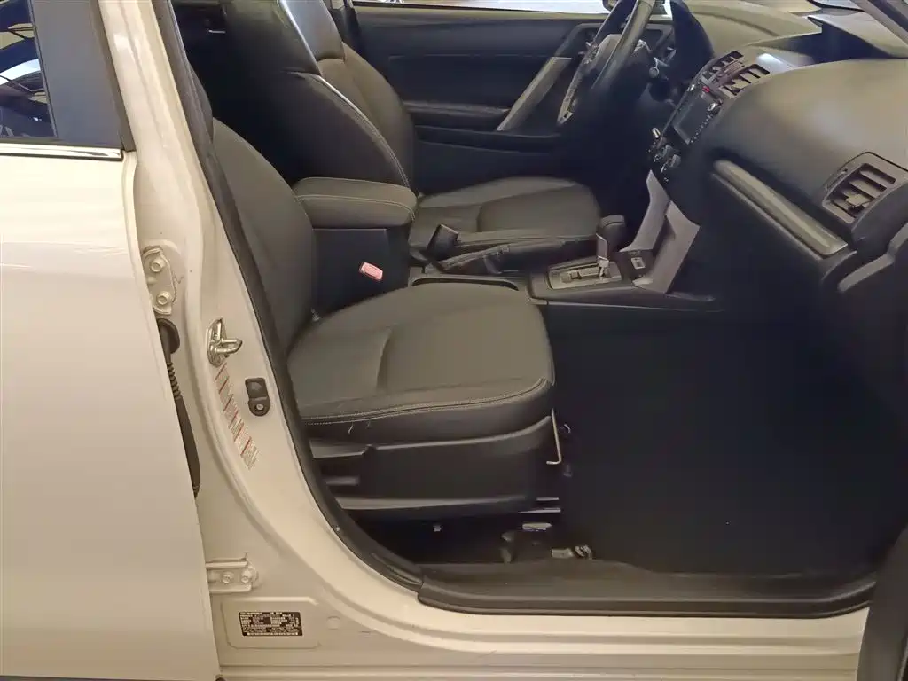 Subaru Forester 2014 — фото 25