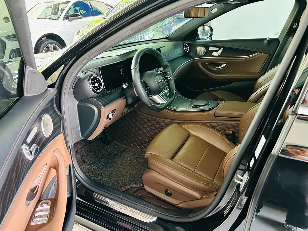 Mercedes-Benz E-Class 2022 — фото 6