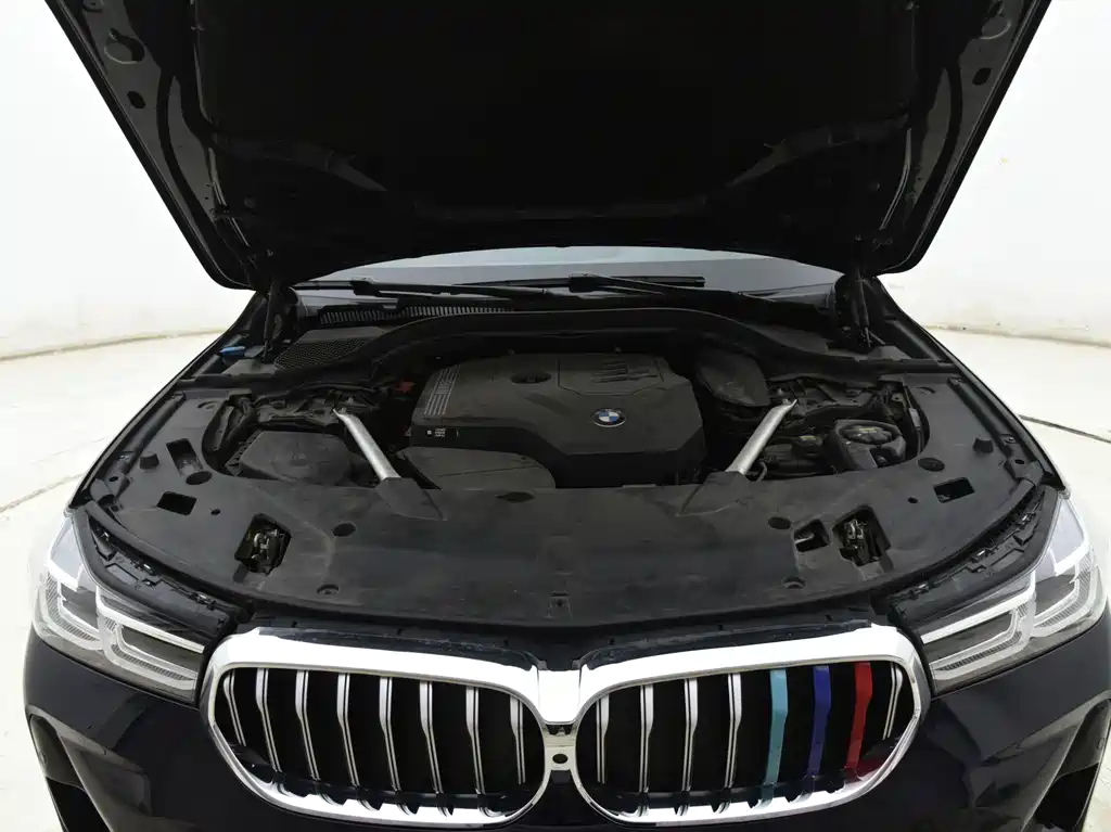 BMW 6 Series GT 2023 — фото 12