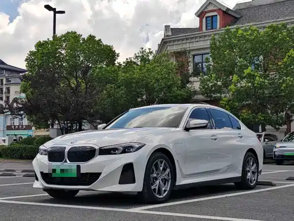 BMW i3 2025