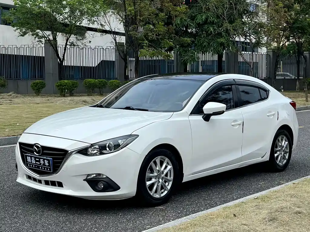 Mazda 3 Axela 2016 — фото 1