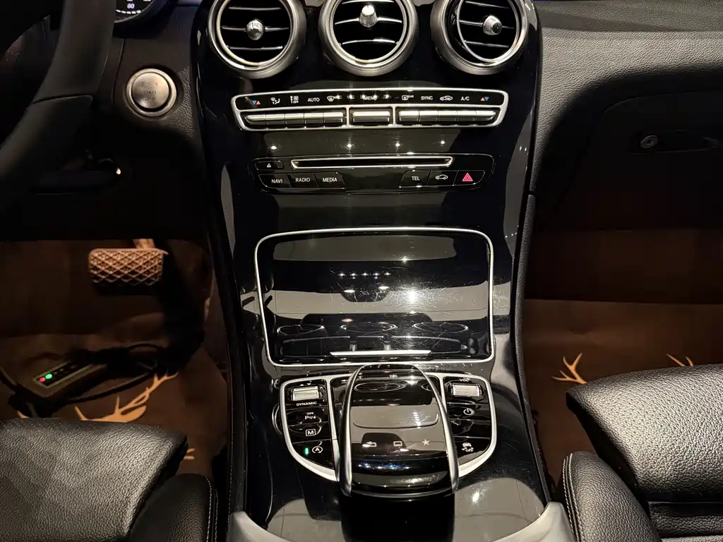 Mercedes-Benz GLC 2016 — фото 14