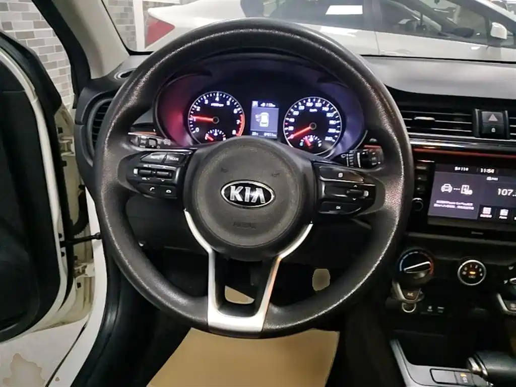 Kia KX Cross 2018 — фото 11
