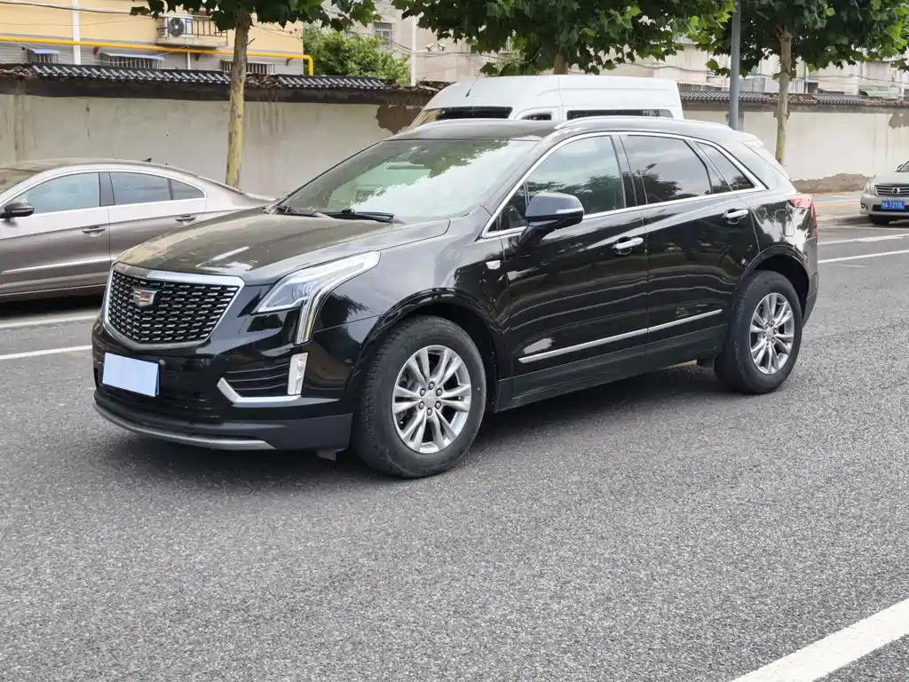 Cadillac XT5 2021 — фото 1
