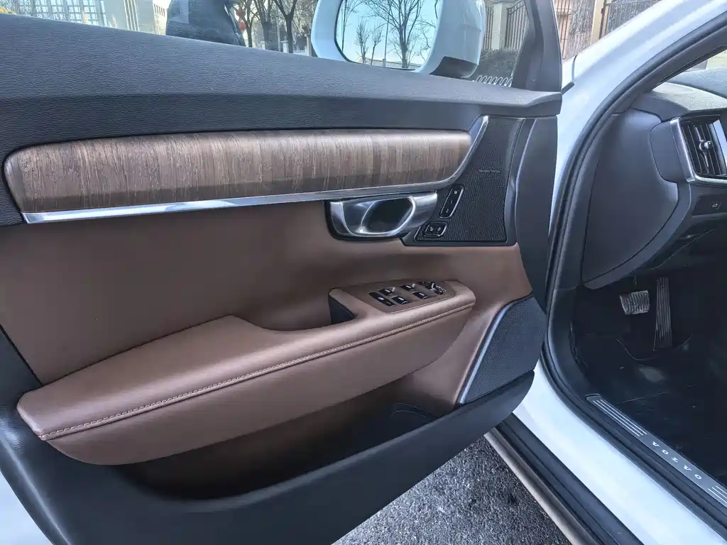 Volvo V90 2023 — фото 12
