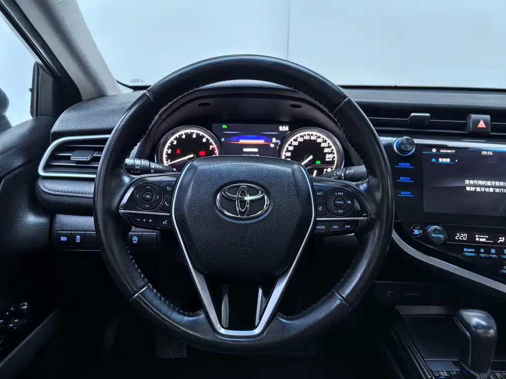 Toyota Camry 2020 — фото 11