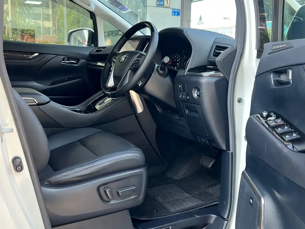Toyota Vellfire 2021 — фото 14