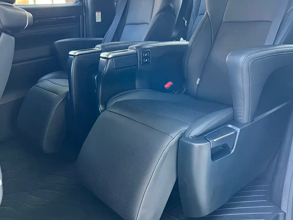 Toyota Vellfire 2021 — фото 28