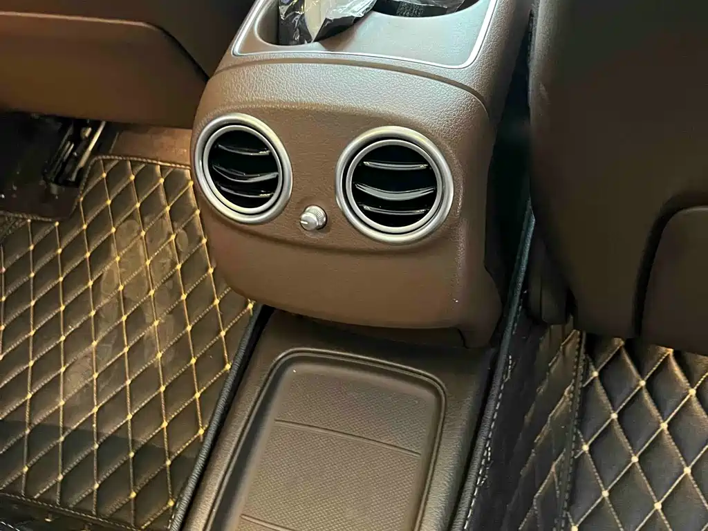 Mercedes-Benz E-Class 2020 — фото 16
