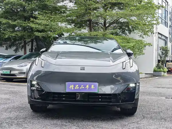 Lynk & Co Z20 2024