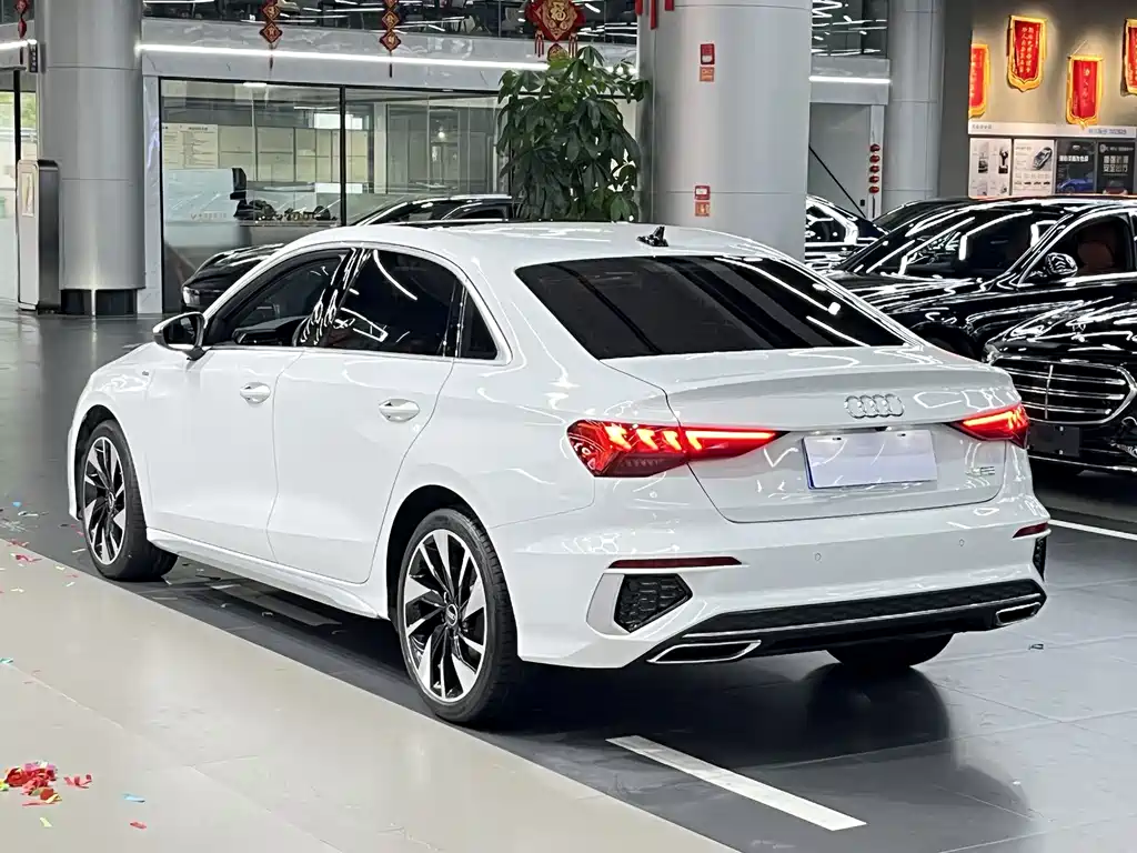 Audi A3 2024 — фото 9