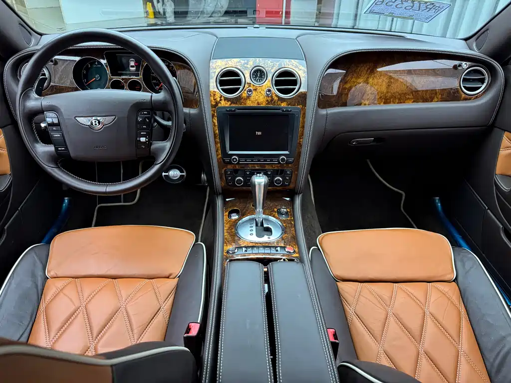 Bentley Flying Spur 2012 — фото 14