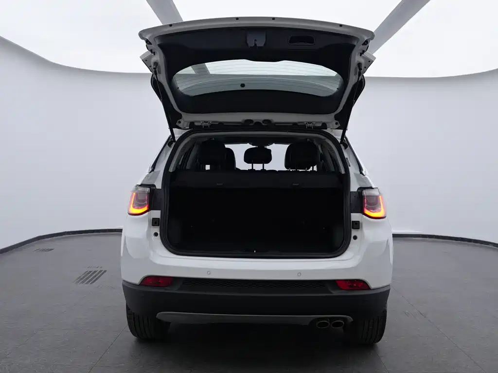 Jeep Compass 2021 — фото 7
