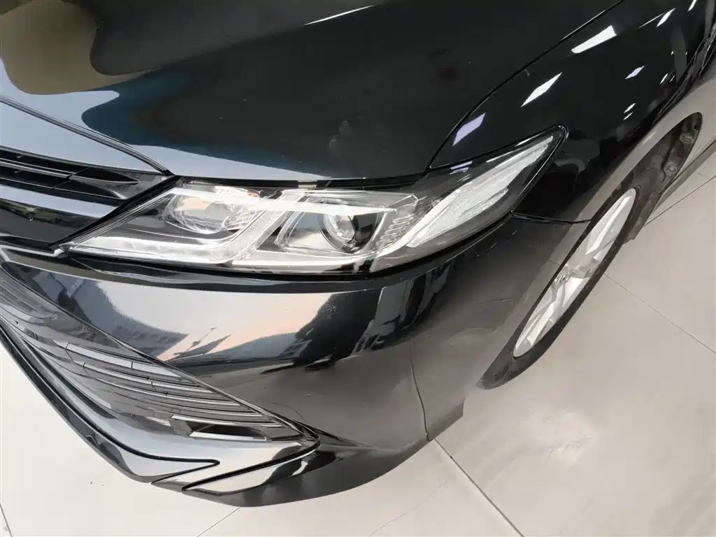 Toyota Camry 2018 — фото 19