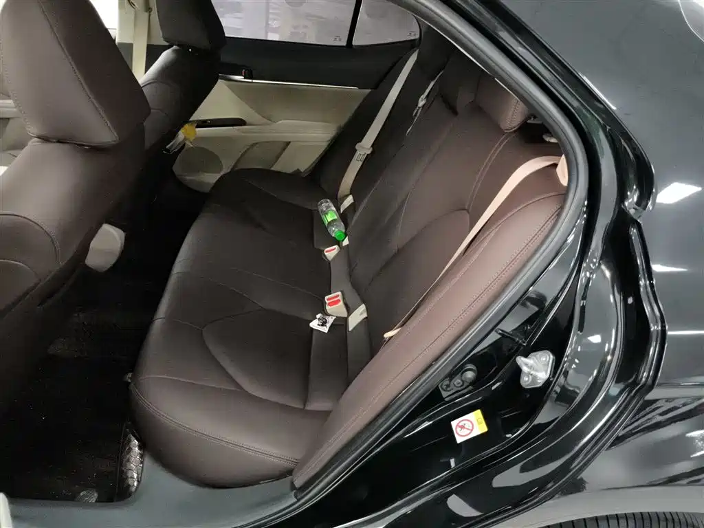 Toyota Camry 2018 — фото 14