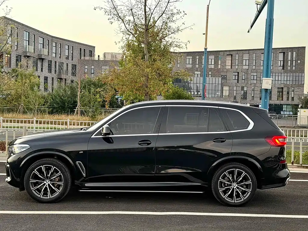 BMW X5 2023 — фото 11