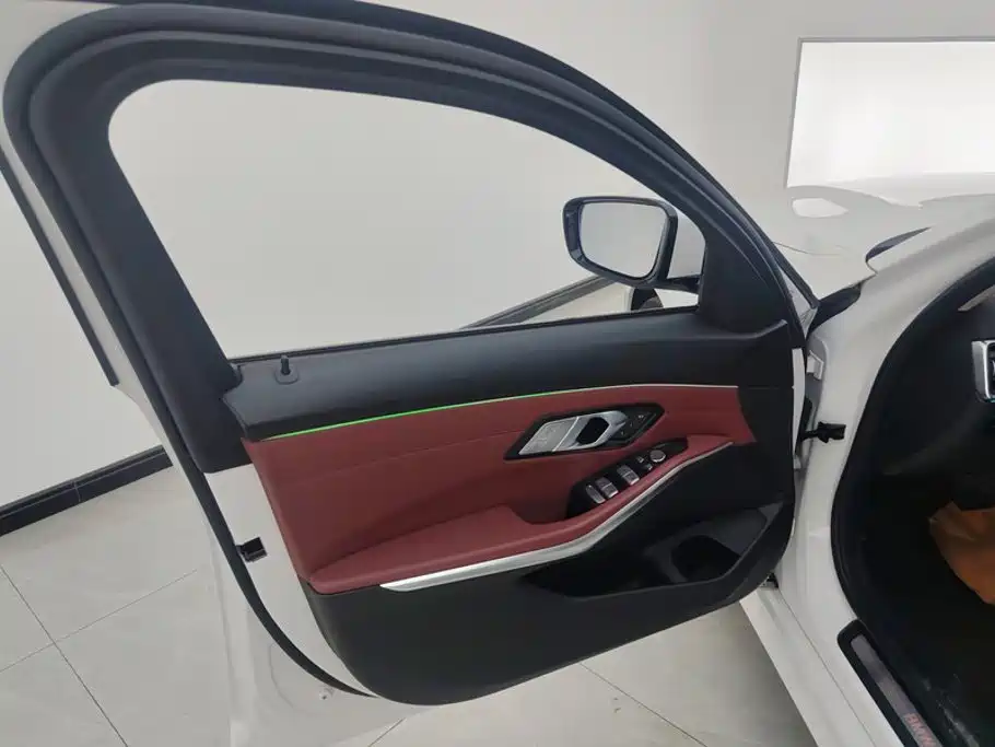 BMW 3 Series 2021