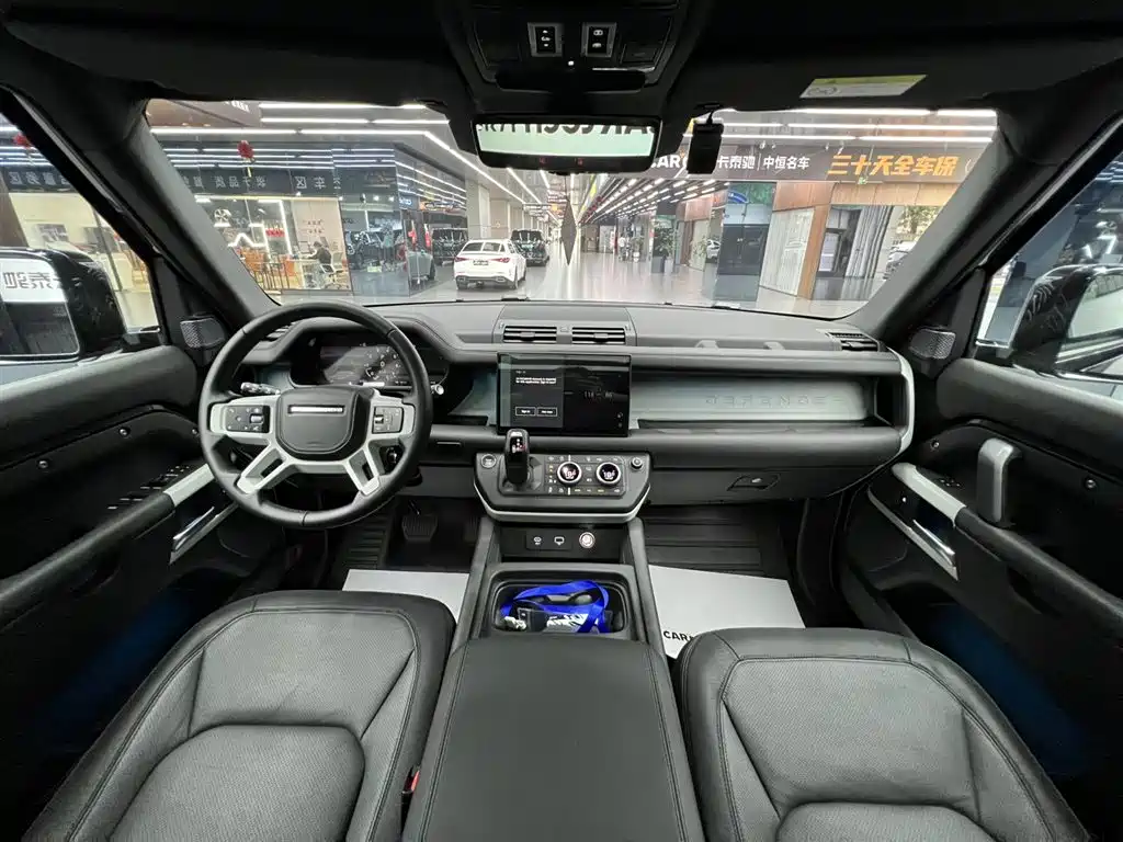 Land Rover Defender 2024 — фото 13