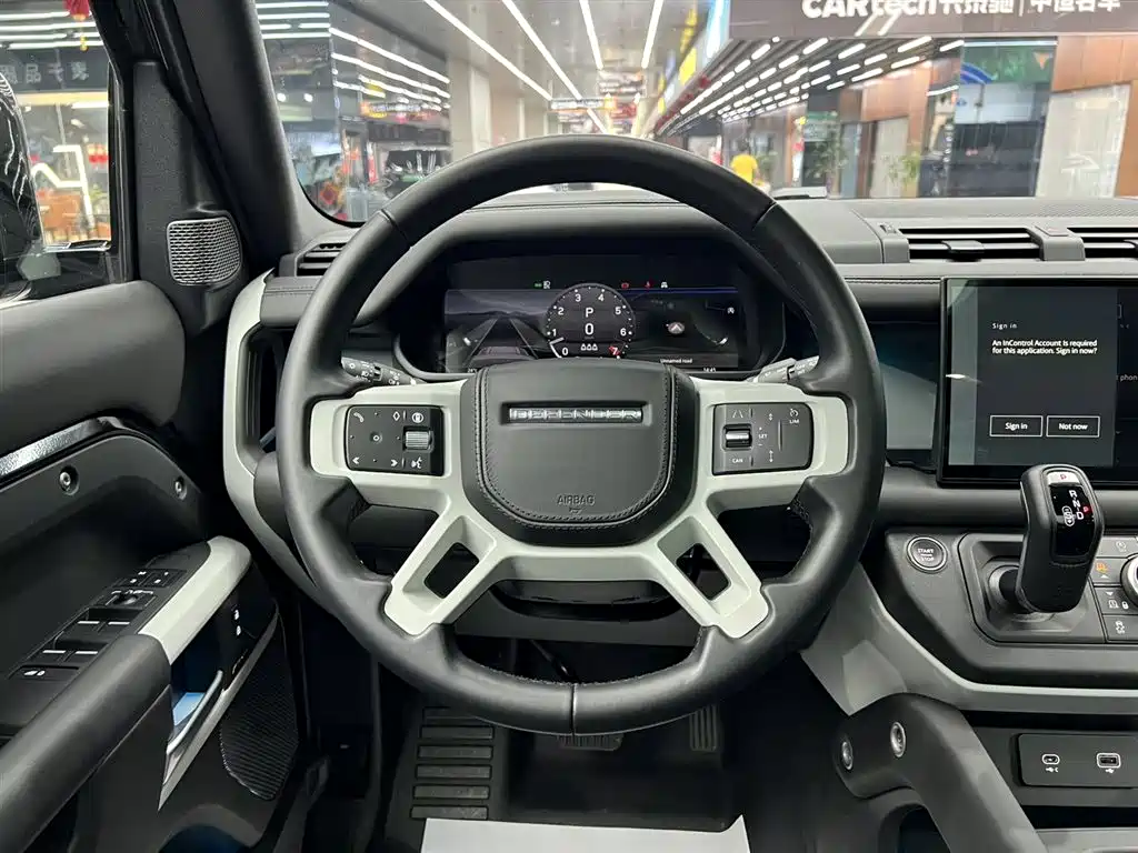Land Rover Defender 2024 — фото 14