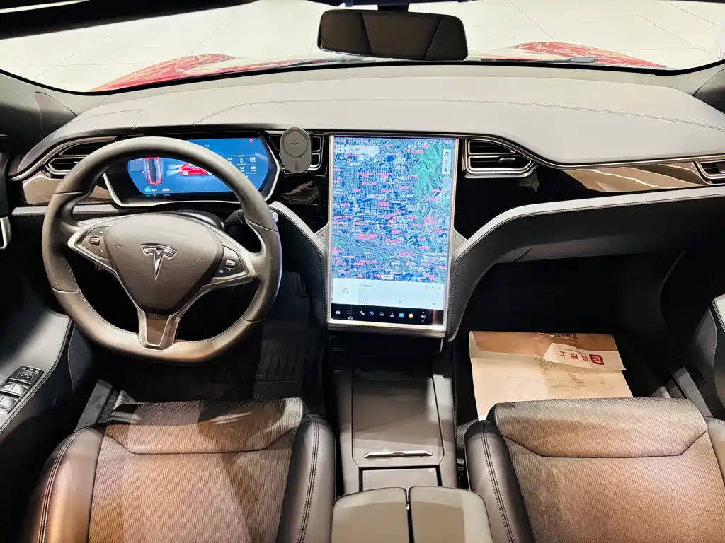 Tesla Model S 2017 — фото 27