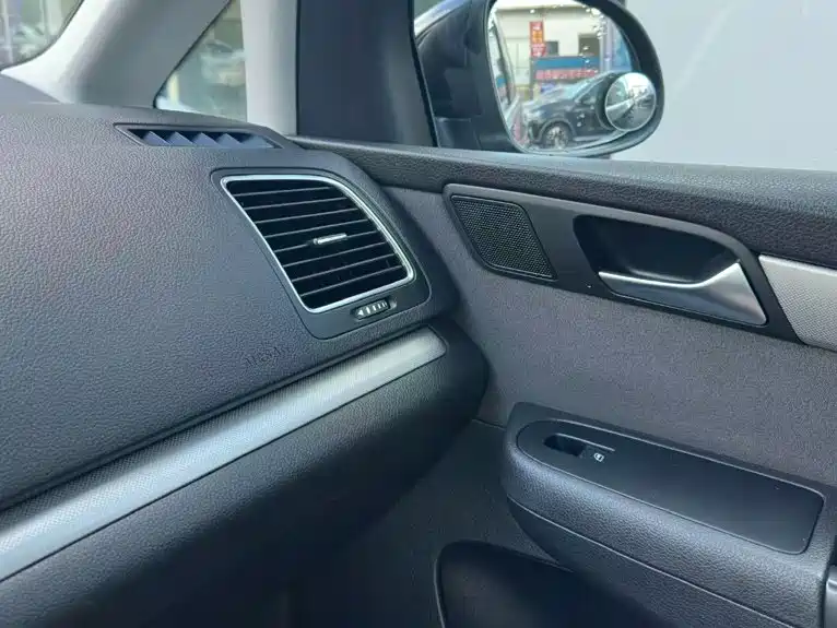 Volkswagen Sharan 2016 — фото 16