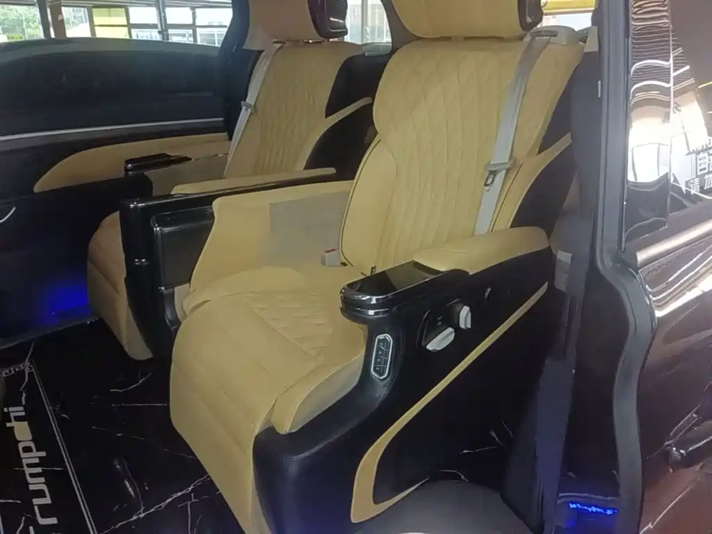 GAC Motor Trumpchi M8 2021 — фото 17