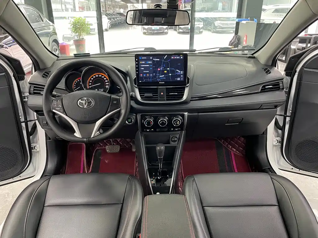 Toyota Yaris L 2022 — фото 8