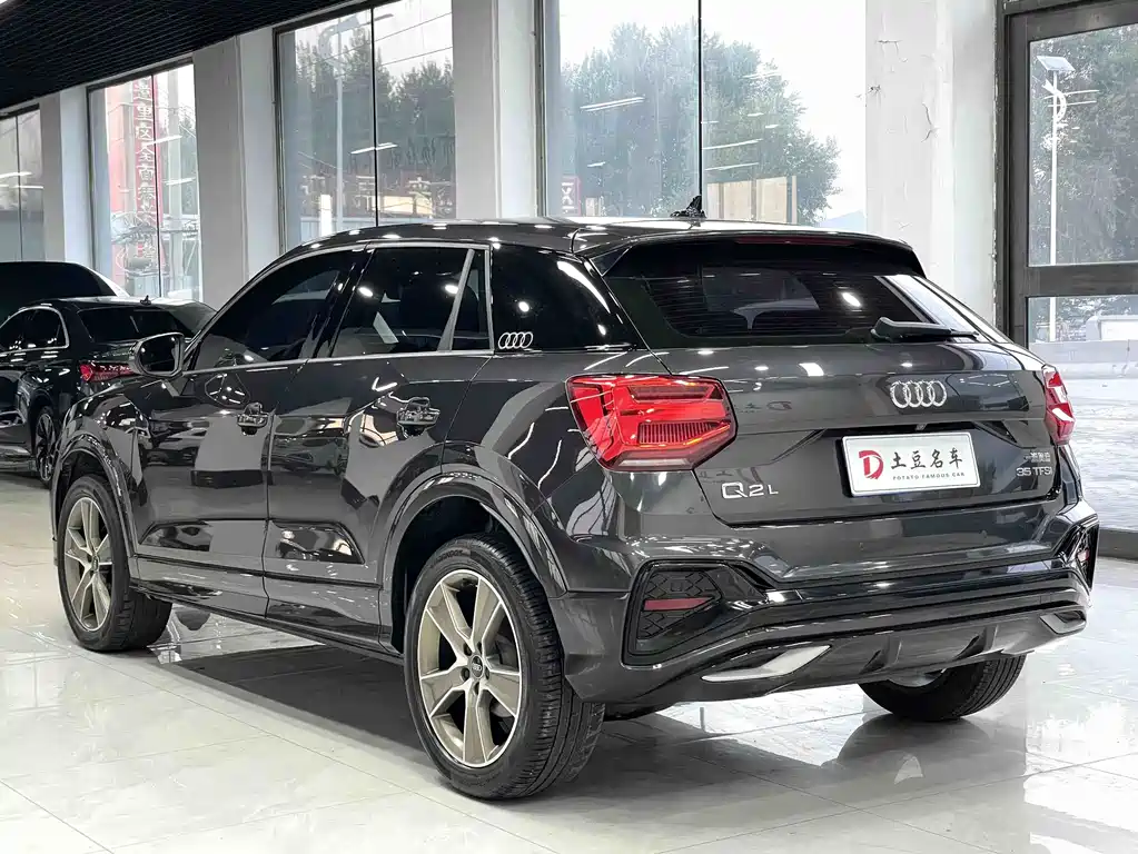 Audi Q2L 2022 — фото 6