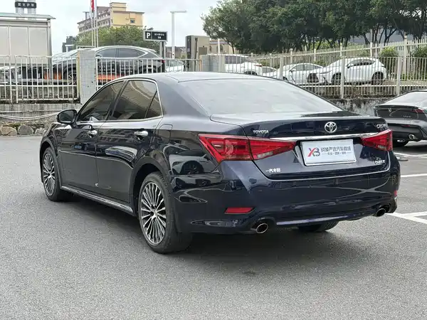 Toyota Crown 2018
