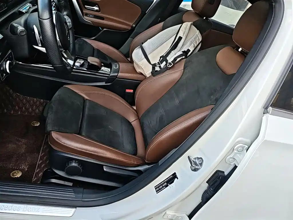 Mercedes-Benz A-Class 2019 — фото 15