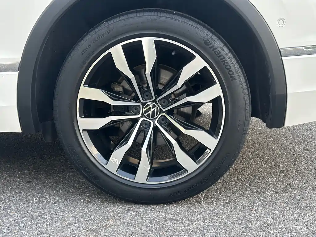 Volkswagen Tiguan L 2021 — фото 20