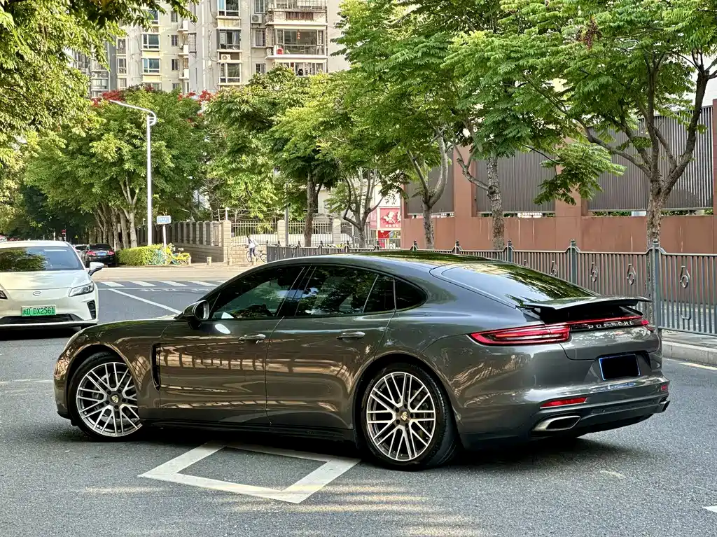 Porsche Panamera 2017 — фото 7